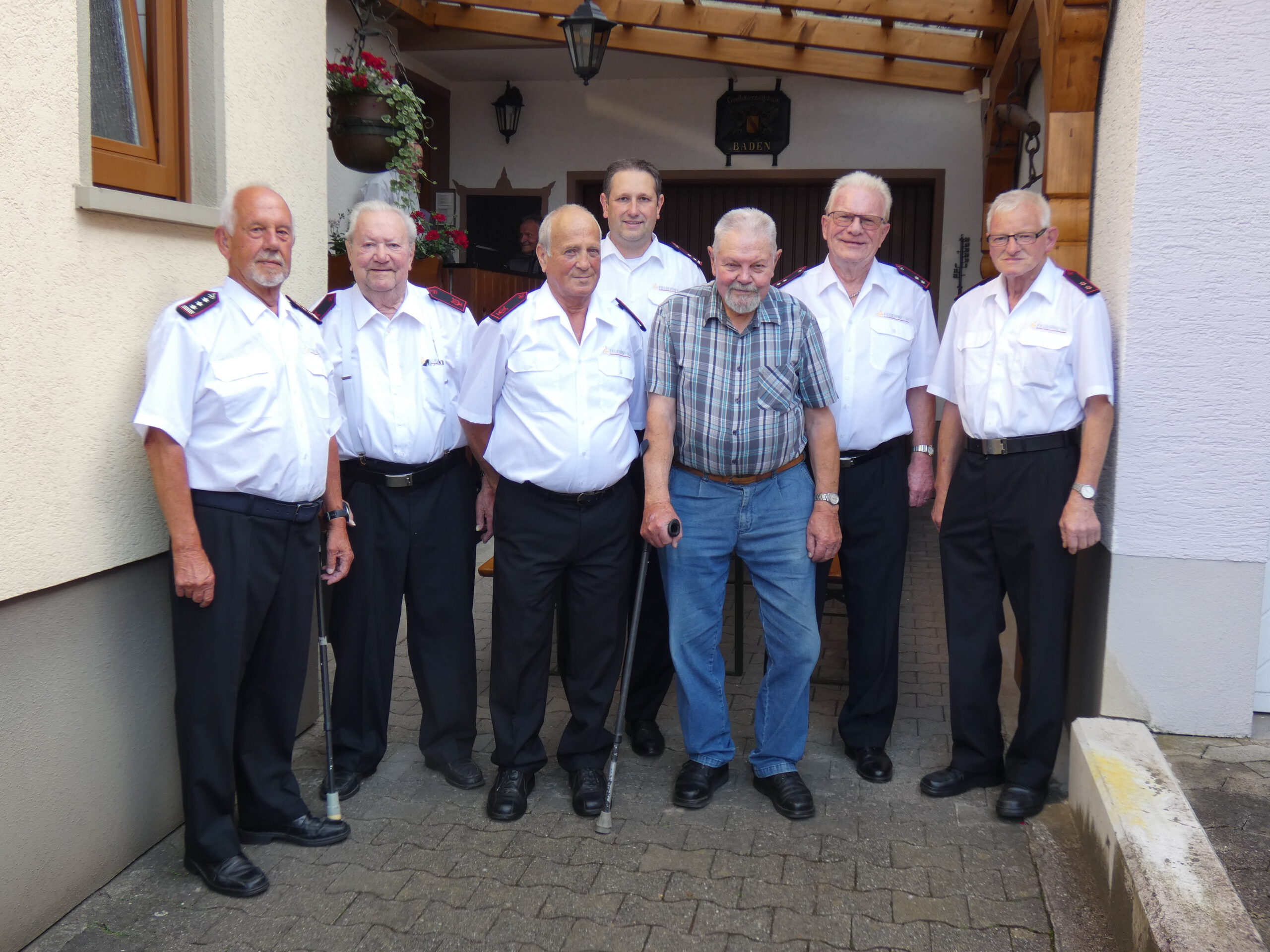 Feuerwehr gratuliert Franz Schille