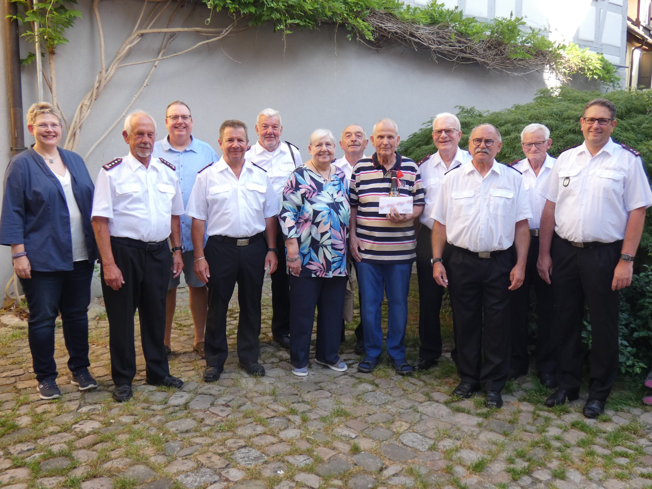 Feuerwehr Haslach gratuliert Fritz Neumaier